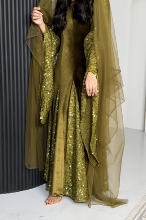 Olive green المرتــعــشـه